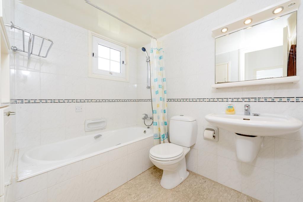 Merab Center Villas Aya Napa Oda fotoğraf