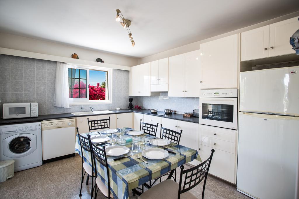 Merab Center Villas Aya Napa Dış mekan fotoğraf